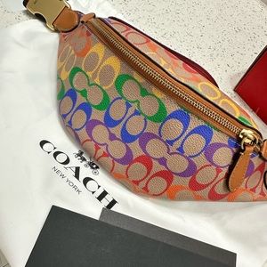 Coach Rainbow 🌈 Colors Fanny pack.